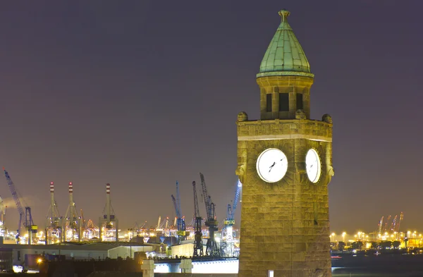 Puerto de Hamburgo por la noche —  Fotos de Stock