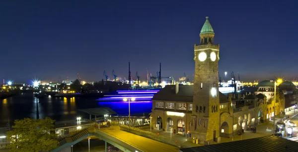 Vista de Landungsbrucken, Hamburgo — Fotografia de Stock