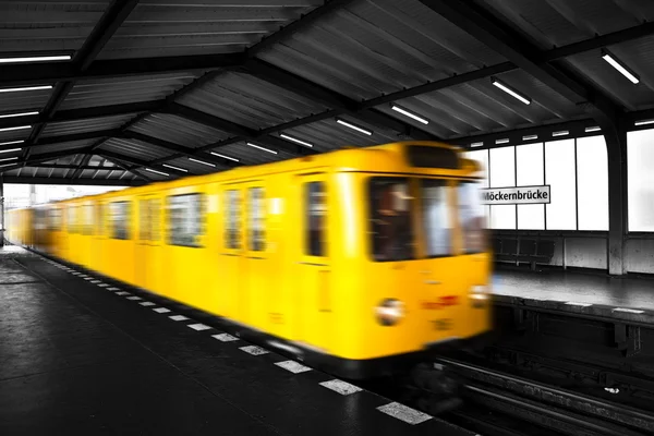 Comboio subterrâneo — Fotografia de Stock