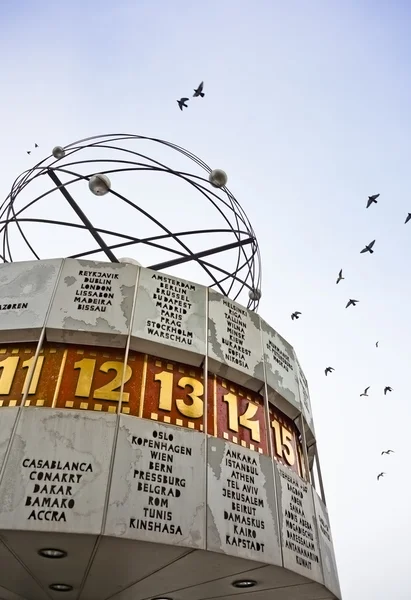 El reloj mundial en Berlín Imagen de archivo