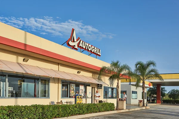 Autogrill restoran ve dükkan Sicilya