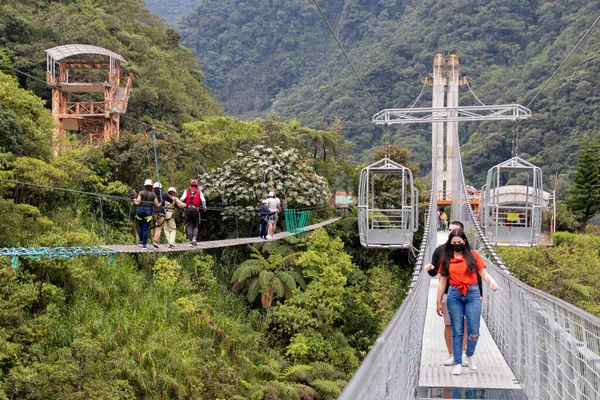 Banos Agua Santa Ecuador Enero 2022 Dos Grupos Turistas Caminando — Foto de Stock