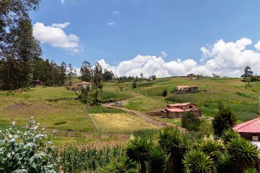 Ekvador And Dağları 'ndaki köyde panoramik manzara. Azogue 'a yakın bir Kanar vilayeti. Ekvador