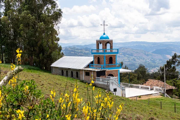 Iglesia Católica Colina Montaña Pequeña Ciudad Cojitambo Junto Azogues Provincia —  Fotos de Stock