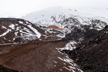 Cotopaxi yanardağının karlı yamacı. Cotopaxi ili, Cotopaxi Milli Parkı, Ekvador