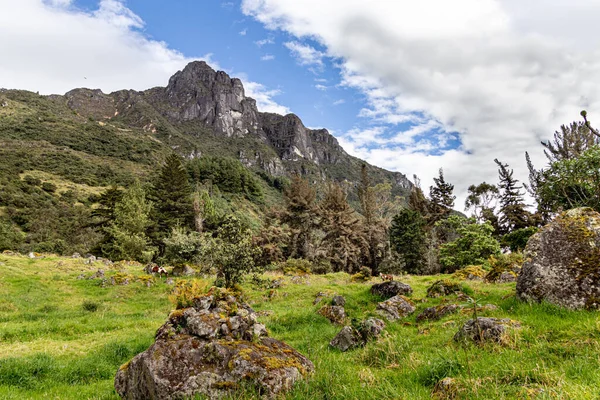 Mountain San Pablo Stones Garden Next Lagoon Busa Canton San — Stok fotoğraf