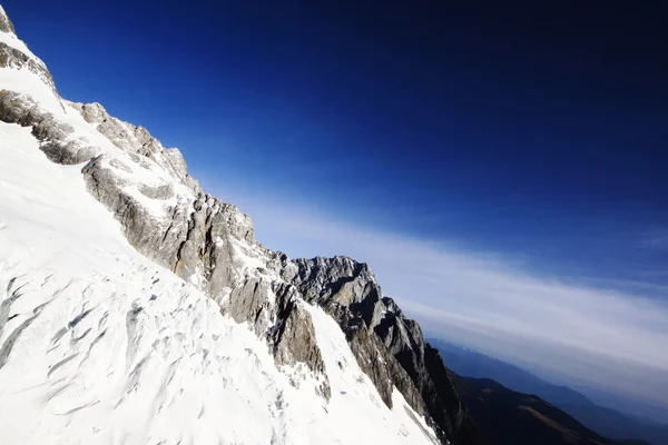 Jade Dragon Snow Mountain — Zdjęcie stockowe