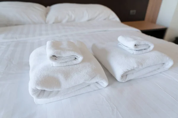 Stack Towel Set Bed Modern Bedroom Hotel — Stock Photo, Image