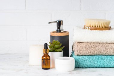 Beyaz spa salonu ya da banyoda spa arka planı.