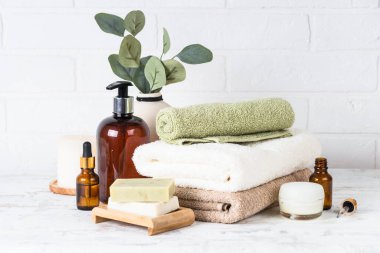 Beyaz spa salonu ya da banyoda spa arka planı.