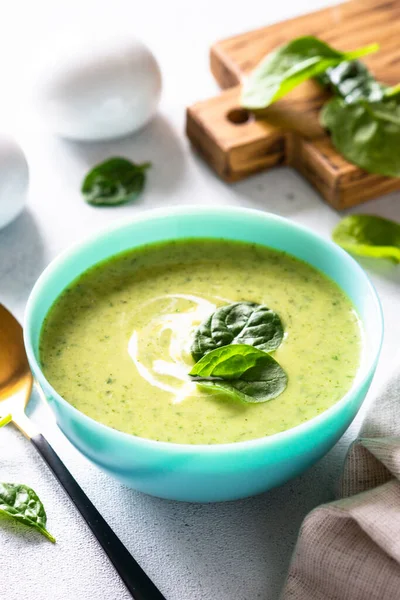 Grön Soppa Spenat Grädde Soppa Med Grädde Friska Veganska Skålen — Stockfoto