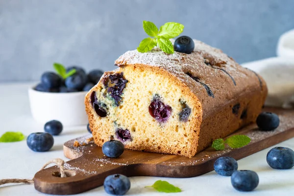 Blaubeerkuchen Auf Weißem Hintergrund Hausgemachtes Süßes Backen — Stockfoto