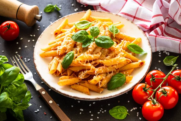 Italian Pasta Tomato Sauce Basil Parmesan Cheese Dark Table Close — Stok fotoğraf