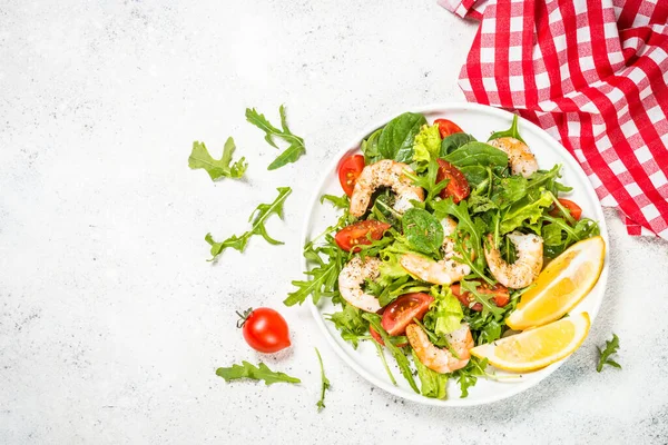 Shrimp Salad Vegetables Green Leaves Top View White Table — Zdjęcie stockowe