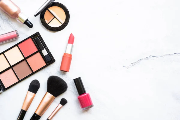 Makeup Professionell Kosmetika Vit Marmor Bakgrund Platt Låg Bild Med — Stockfoto