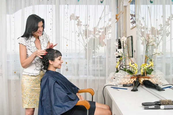 In hairdressing saloon — Stock Photo, Image