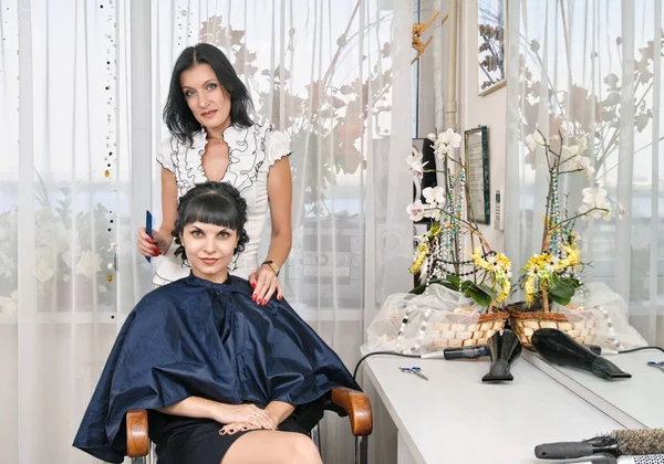 In hairdressing saloon — Stock Photo, Image