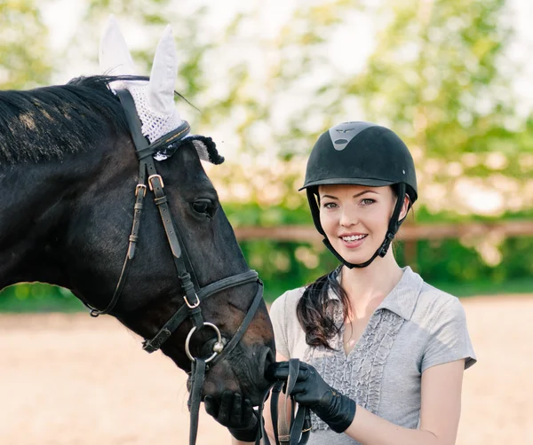 Ritratto con cavallo — Foto Stock