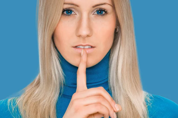 Mujer muestra señal de silencio —  Fotos de Stock