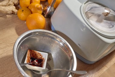 Pişirdikten sonra kirli tabaklar.