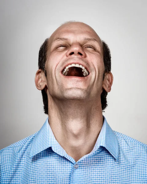 Glada skrattande man — Stockfoto