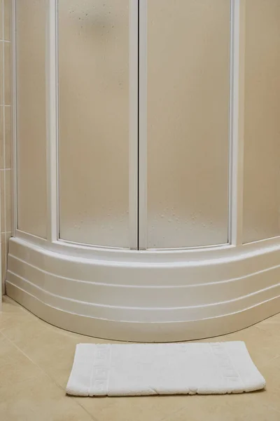 Nowoczesny prysznic z wanną — Zdjęcie stockowe