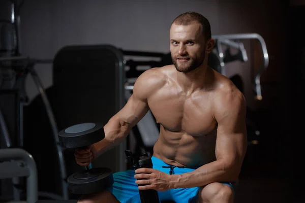 Portrait Strong Muscular Young Man Posing Dumbbell — Stock Photo, Image