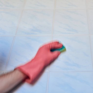 Eller koruyucu lastik eldivenlerde sünger, doğal hareket bulanıklığı, kare görünüm oranlı görüntü kullanılıyor