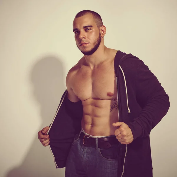 Male Fitness Model Showing Strong Muscular Body Light Gray Background — Photo