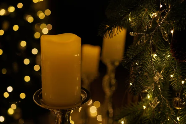 Nieuwjaar 2021 Interieur Met Kaarsen Lampen Bokeh Kamer Ingericht Kerst — Stockfoto