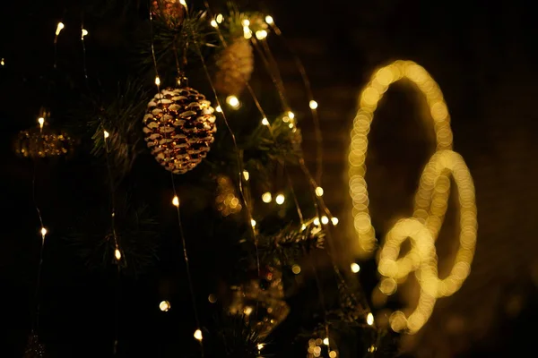 Nieuwjaar 2021 Interieur Met Kaarsen Lampen Bokeh Kamer Ingericht Kerst — Stockfoto