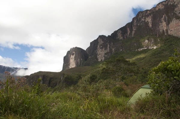 Tenda sul sentiero per l'altopiano di Roraima. Venezuela — Foto Stock