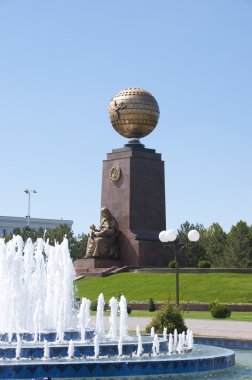 Bağımsızlık Anıtı. Taşkent, Özbekistan