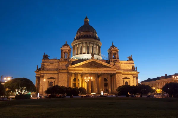 Isaac Katedrali. St.Petersburg, Rusya Federasyonu. beyaz geceler.