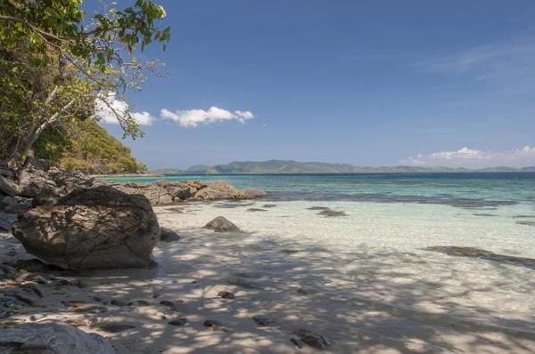 Port yakınındaki adada plaj barton, palawan, Filipinler — Stok fotoğraf