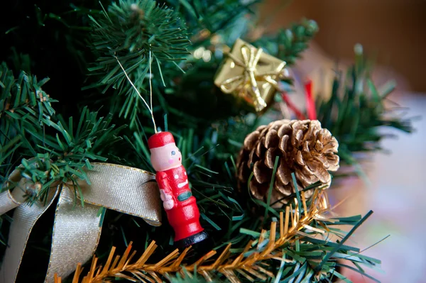 Geschmückter Weihnachtsbaum. — Stockfoto