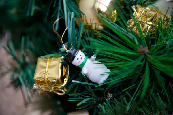 Geschmückter Weihnachtsbaum. — Stockfoto