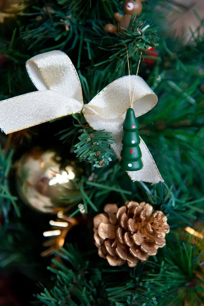 Geschmückter Weihnachtsbaum. — Stockfoto