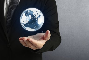 Dünya Dünya onun ellerinde