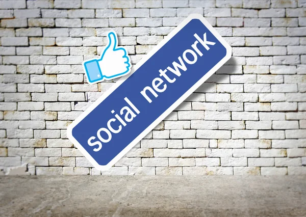 社会的ネットワークとレンガの部屋 — ストック写真