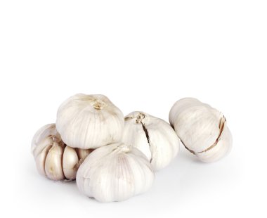 Sarımsak beyaza izole edilmiş