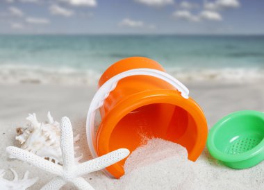 kürek ve plaj kovası