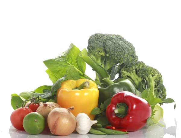 Verduras sobre fondo blanco — Foto de Stock