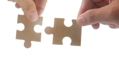 Eldeki yapbozu bağlıyorum. İş çözümleri başarı ve strateji kavramı