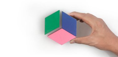 Çok renkli turta ahşabını birbirine bağlayan iş grafiği