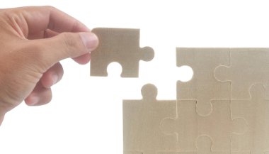 Yapbozu bağlıyorum. İş çözümleri başarı ve strateji kavramı