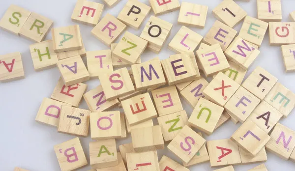 Τετράγωνα Ξύλινα Πλακάκια Αγγλικό Αλφάβητο Διάσπαρτα Χώρο Για Text Word — Φωτογραφία Αρχείου