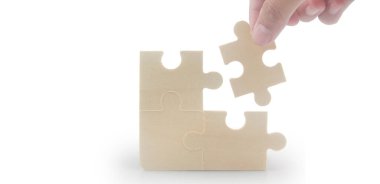 Yapbozu bağlıyorum. İş çözümleri başarı ve strateji kavramı