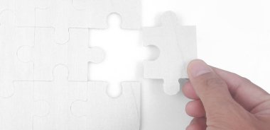 Yapbozu bağlıyorum. İş çözümleri başarı ve strateji kavramı