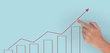 Finansal gösterge ve muhasebe piyasa analizi grafiklerinin el ele dokunması